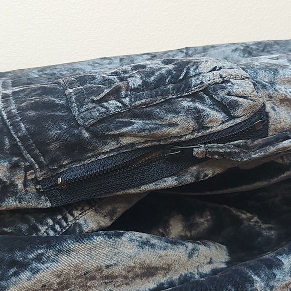 American Eagle Velvet Bomber Jacket - Picture 4 of 8